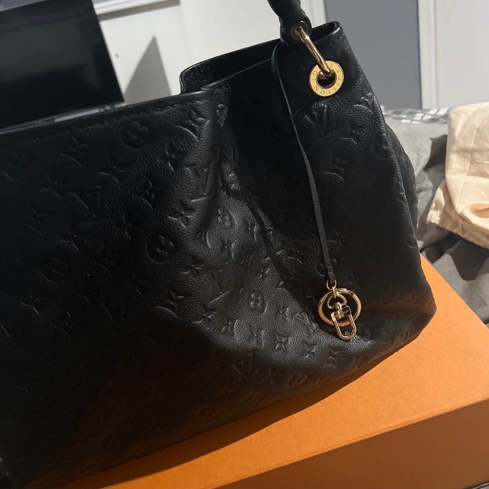 COPY - Louis Vuitton Black Artsy MM Emp Nor bag